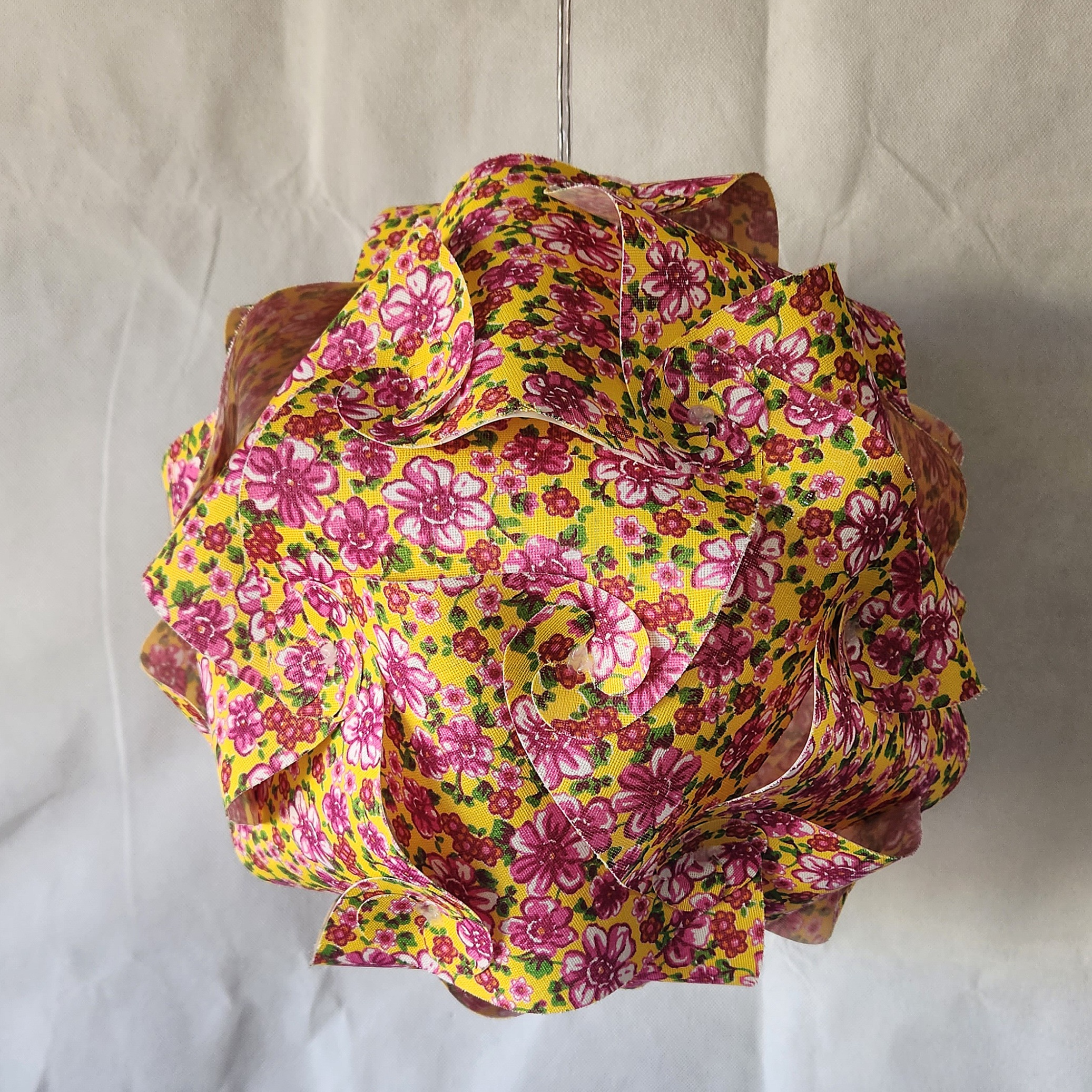 luminaria_chita_bola_tecido_origami_colorida_tecido_pendente (10)