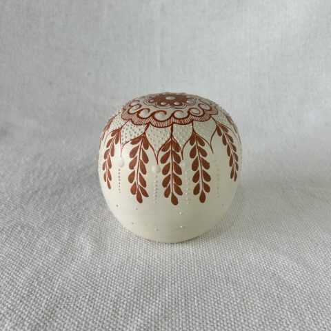 Bola Decorativa Cerâmica Jequitinhonha M – Branca
