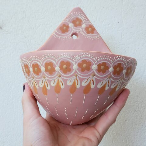 Vasinho de Parede Cerâmica Jequitinhonha P – Rosa