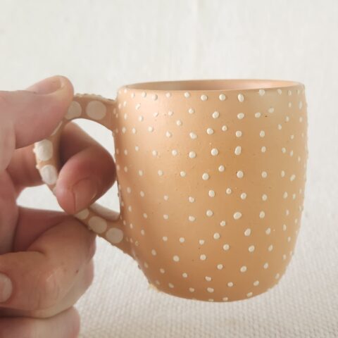 Xícara de Chá de Cerâmica Jequitinhonha Bolinhas sem pires – Bege