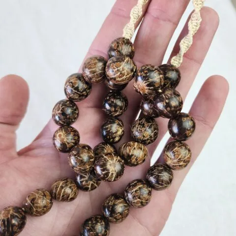 Colar com Bolinhas de Jarina – Marrom