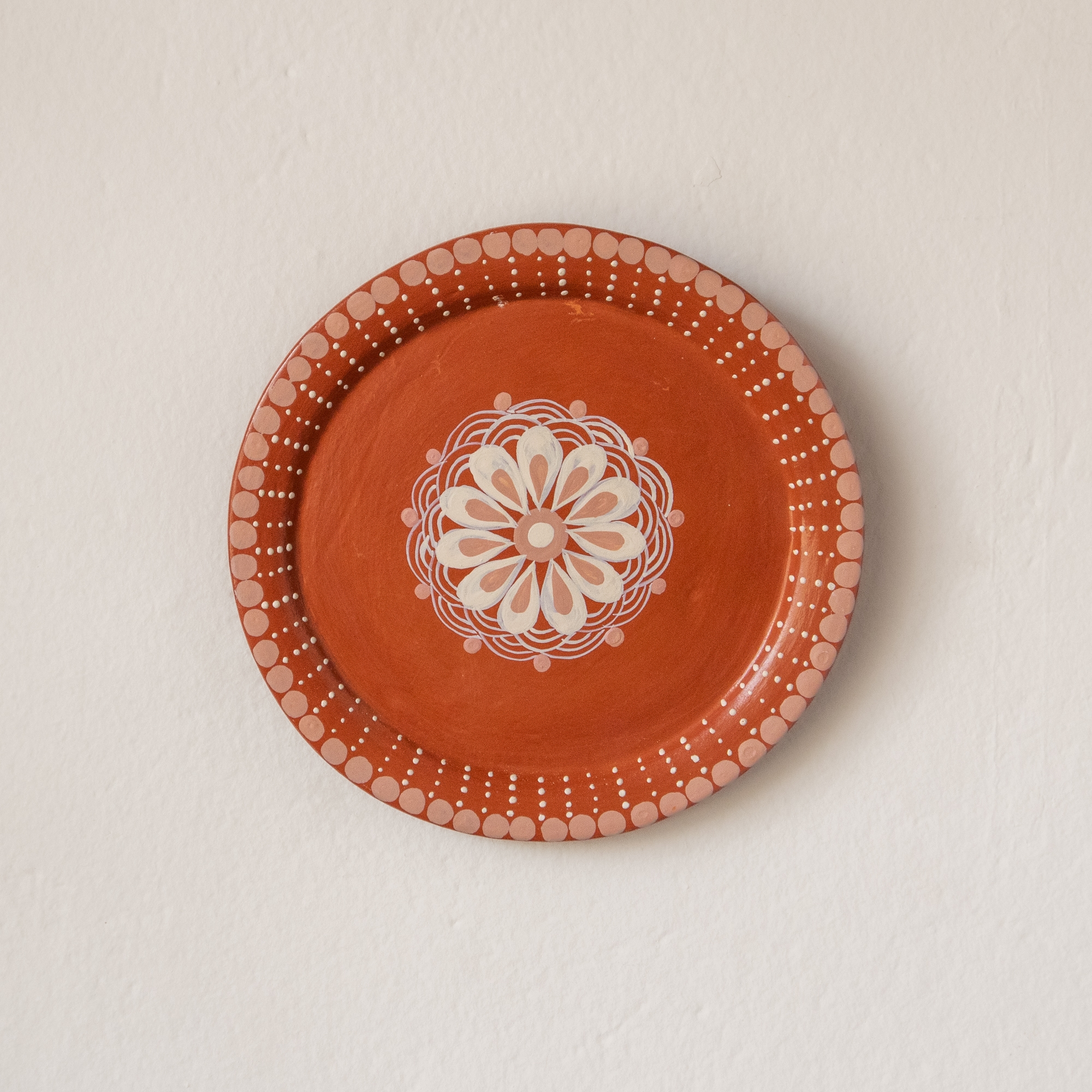 prato_de_parede_ceraCC82mica_jequitinhonha_terracota_P.jpg