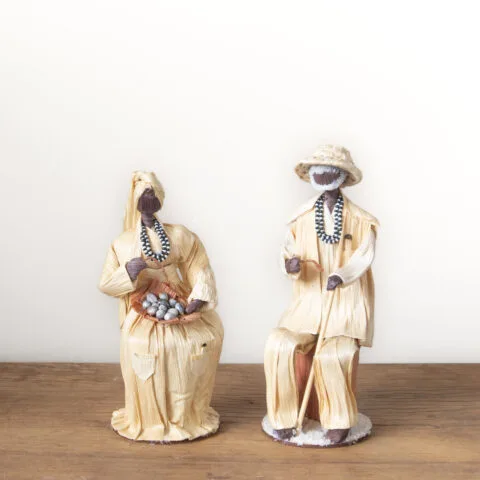 Escultura em palha de milho – Casal Preto Velho