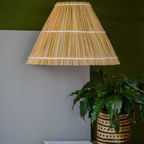 Luminária Pendente de Palha Natural – Oca (M)
