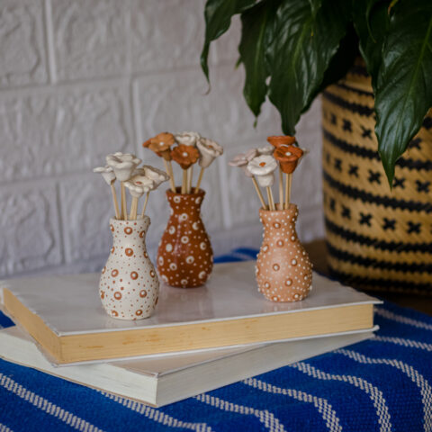 Vasinho Cerâmica Jequitinhonha Branco com Florzinhas (PP)