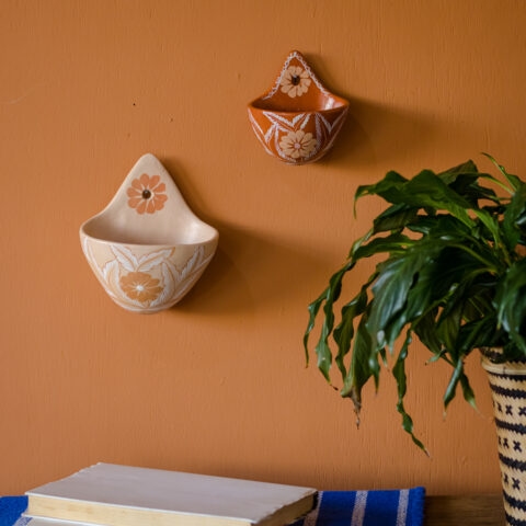 Vasinho de Parede Cerâmica Jequitinhonha P – Terracota