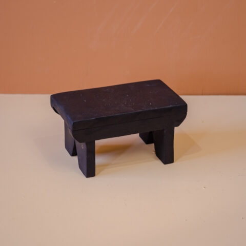 Banquinho de Madeira Preto (P)