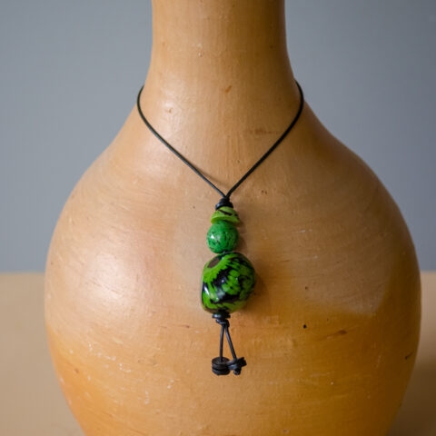 Colar com Pingente de Jarina – Verde