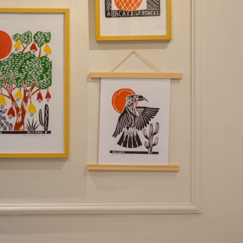 Xilogravura Bacaro Borges: Carcará Vermelho (P)