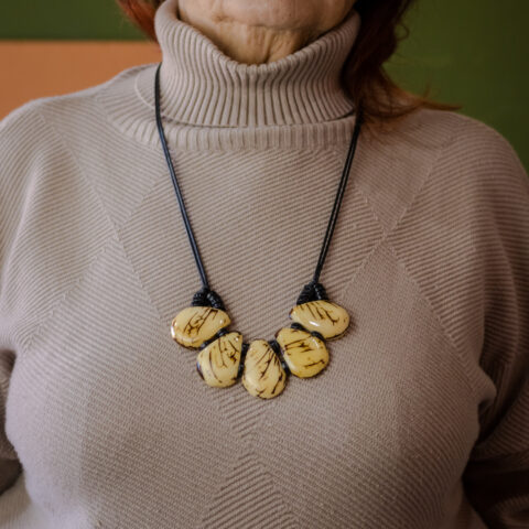 Colar de Coco Gotas – Marfim