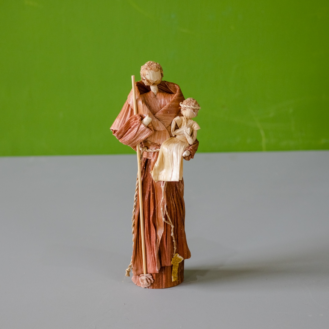 Escultura_em_palha_de_milho_Nossa_SC3A3o_JosC3A9_com_Jesus_1.jpg