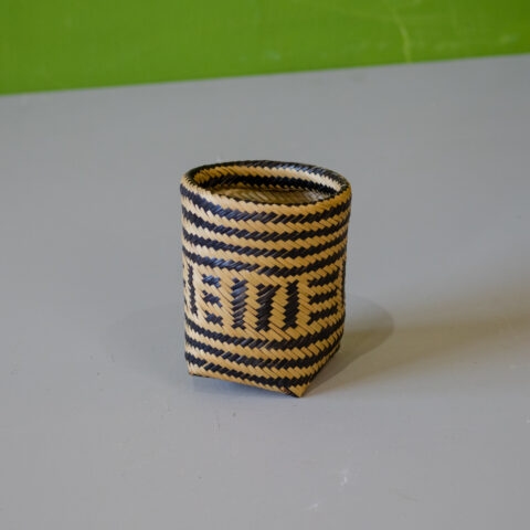 Cesto de Palha Urutu (P) – Preto