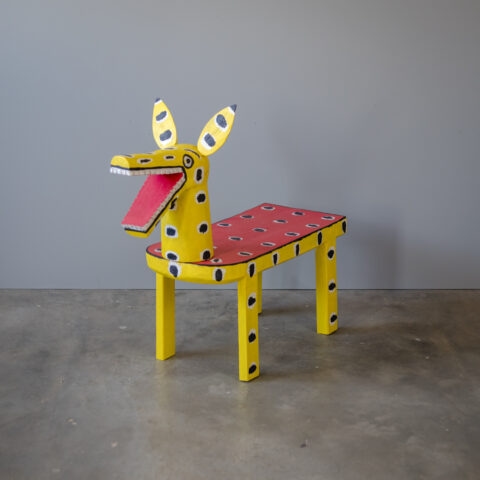 Banco em madeira Cícero Ferreira – amarelo