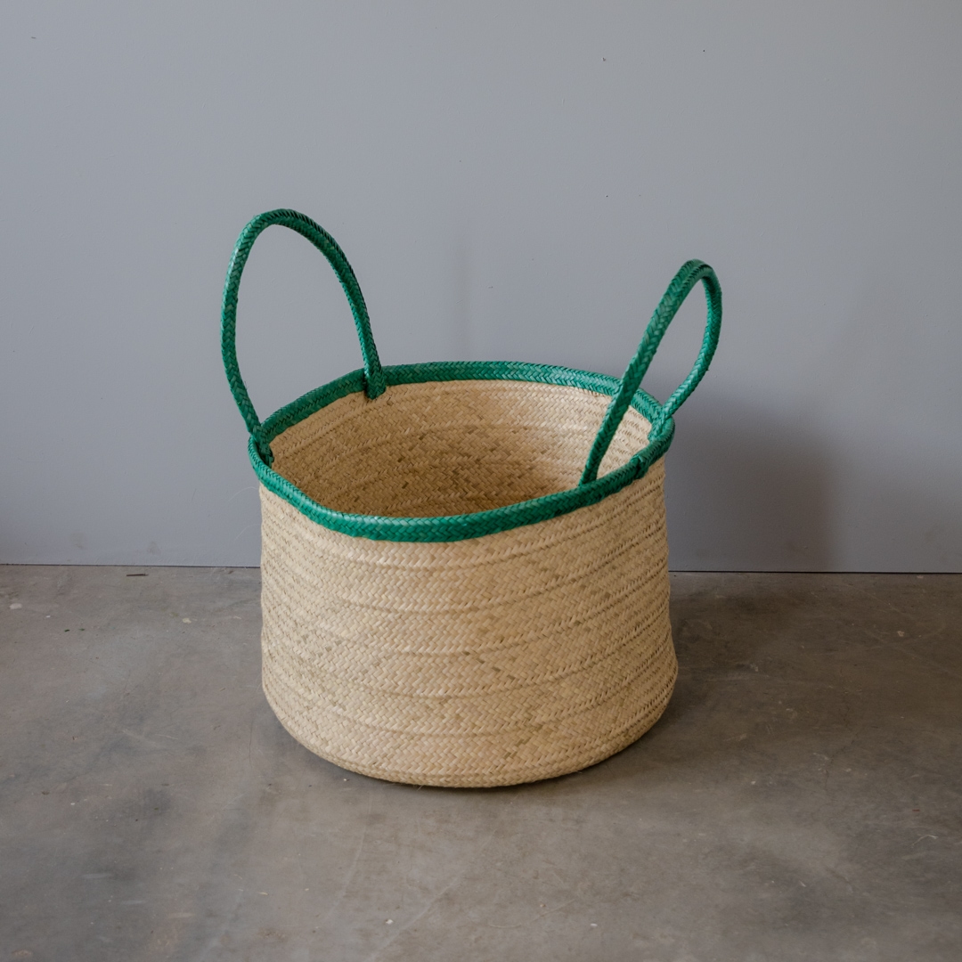 Cesto_Redondo_de_Palha_Natural_alC3A7a_Verdem-1.jpg