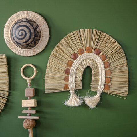 Cocar Decorativo de Palha e Sementes