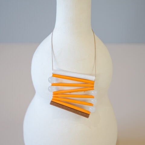 Colar Design de Papel – Laranja
