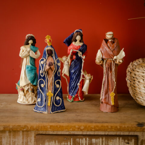 Escultura em palha de milho – Nossa Senhora Aparecida