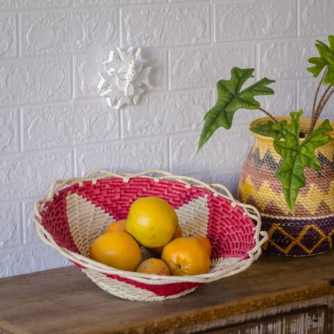 Fruteira de Palha de Carnaúba Flor Vermelha