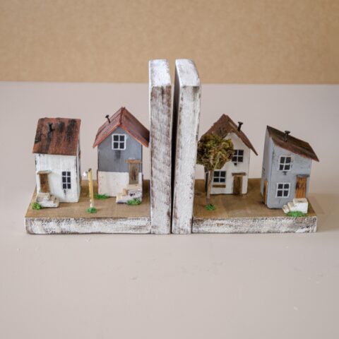 Porta – Livros de Madeira Branco Casinhas