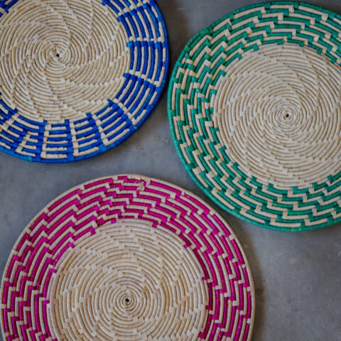 Trio mandalas de palha coloridas