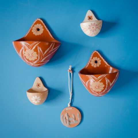 Vasinho de Parede Cerâmica Jequitinhonha PP – Bege