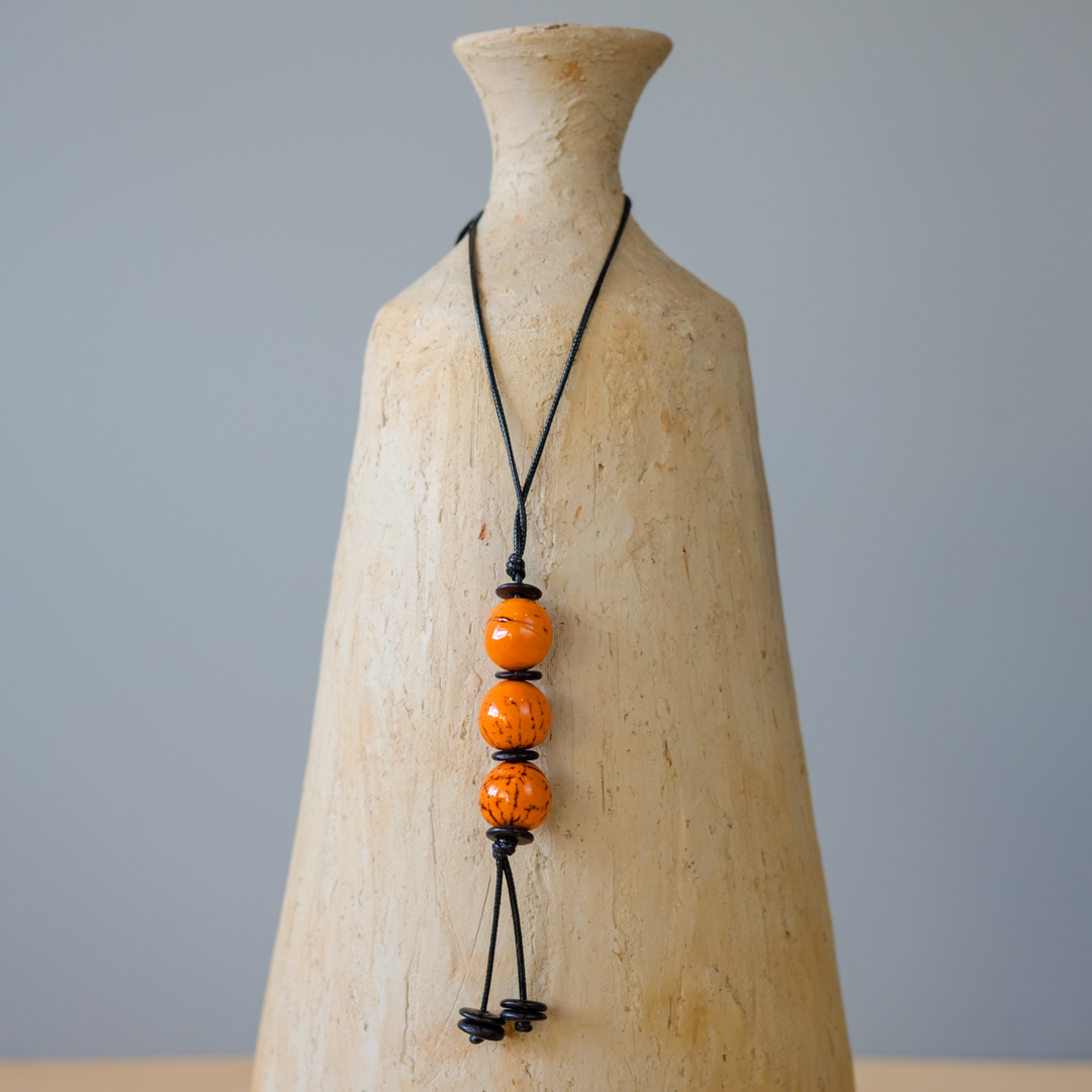 Colar_3_Paxiubas_Laranja-1.jpg