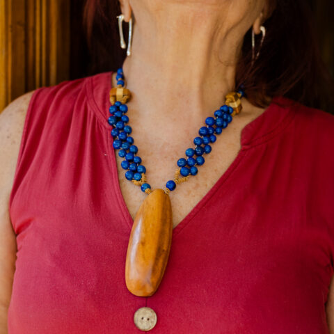 Colar Açaí e Pingente de Madeira – Azul
