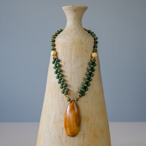 Colar Açaí e Pingente de Madeira – Verde