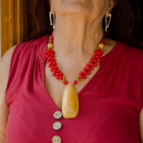 Colar Açaí e Pingente de Madeira – Vermelho