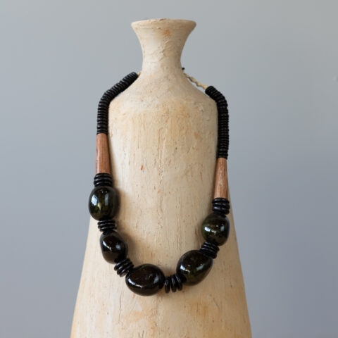 Colar de Jarina com Coco – Verde Oliva