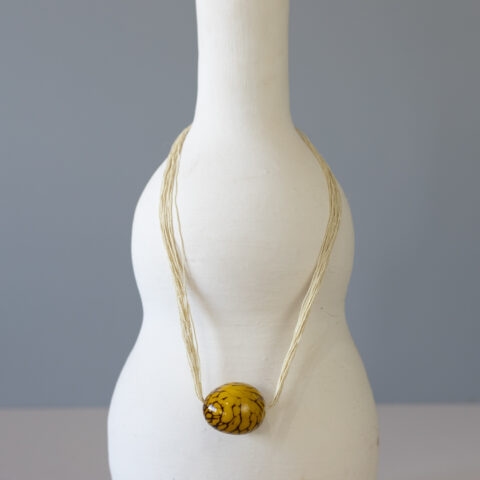 Colar de Tucum e Pingente de Jarina – Amarelo