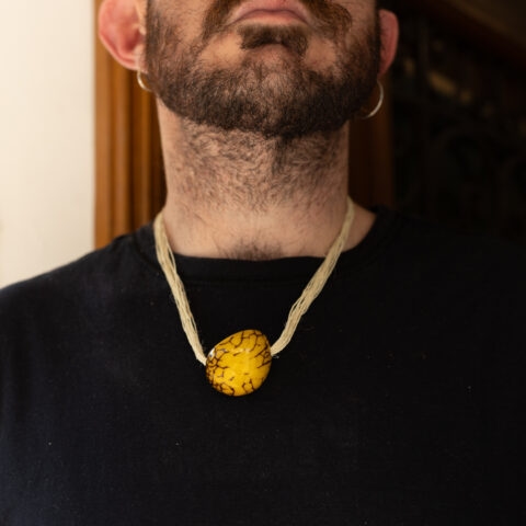 Colar de Tucum e Pingente de Jarina – Amarelo