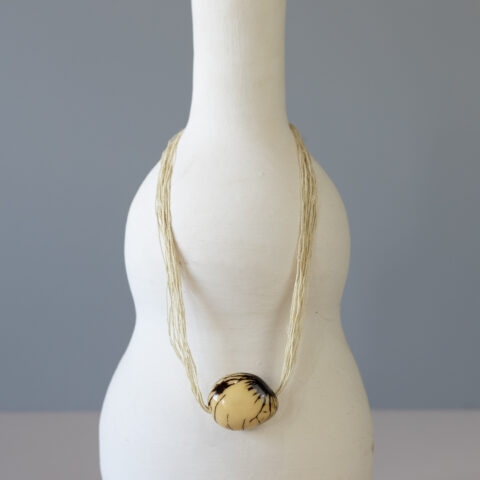 Colar de Tucum e Pingente de Jarina – Natural