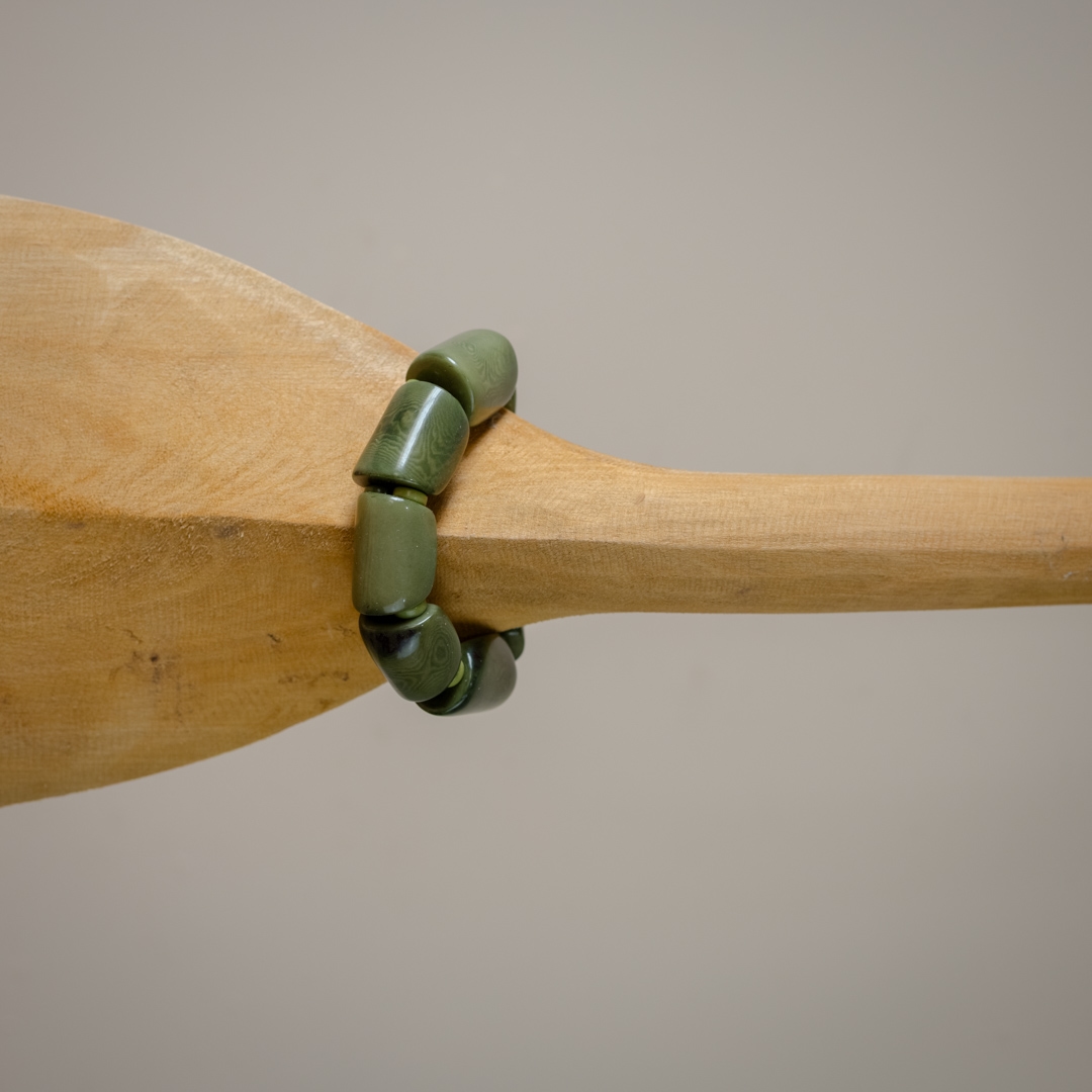 Pulseira_de_Jarina_GeomC3A9trica_Verde_Oliva-1.jpg