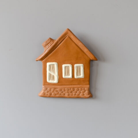 Casinha de Cerâmica de Parede (G) – Marrom