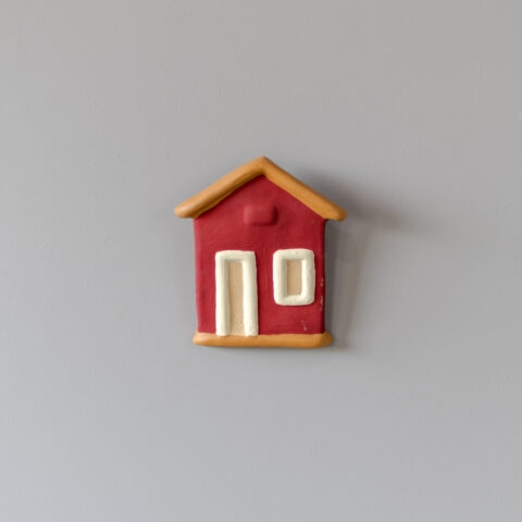 Casinha de Cerâmica de Parede (P) – Vermelha