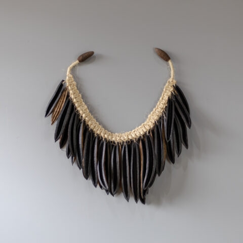 Colar Decorativo Sementes Ipê – Preto