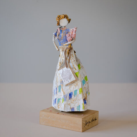 Escultura em Papietagem – Florista