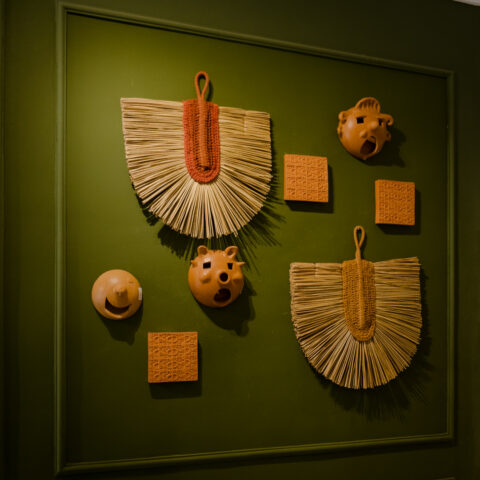 Leque Decorativo Palha e Crochê – Marrom