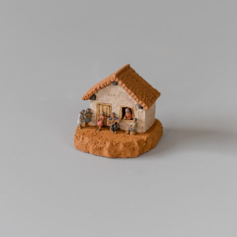 Casinha de Cerâmica Branca – Cláudio Capela