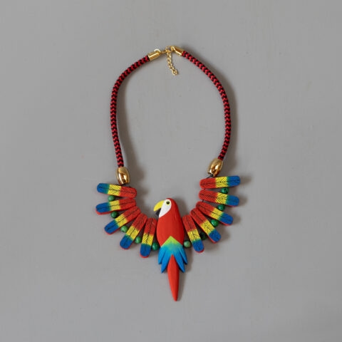 Colar Pingente de Miriti – Arara Vermelha
