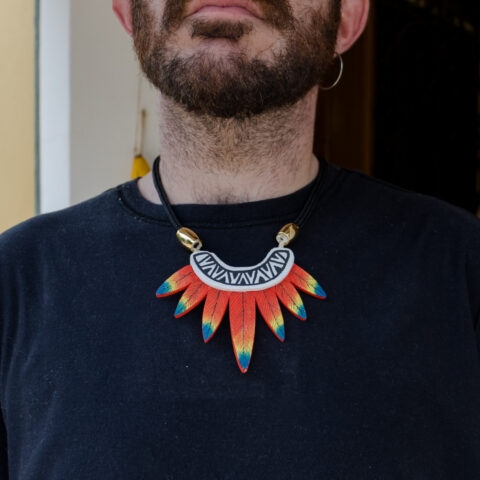 Colar Pingente de Miriti – Cocar Vermelho