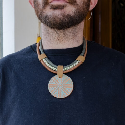 Colar Trançado Corda Verde – Pingente Marajoara Verde