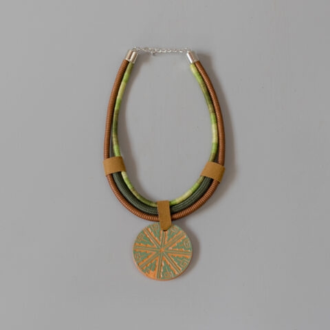 Colar Corda Verde – Pingente Marajoara Verde