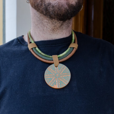 Colar Corda Verde – Pingente Marajoara Verde