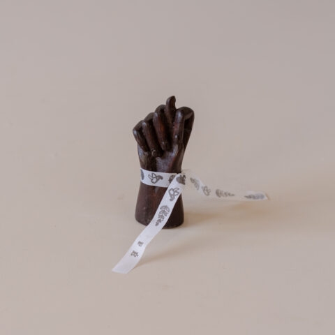 Mini Figa Madeira Escura – Branca