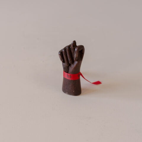 Mini Figa Madeira Escura – Vermelha