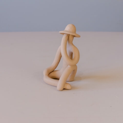 O Pensador – Escultura em Cerâmica Família Nazaré