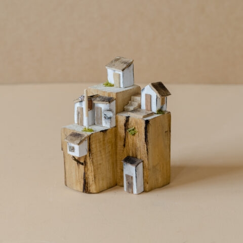 Casinhas Brancas em Bloco Triplo de Madeira