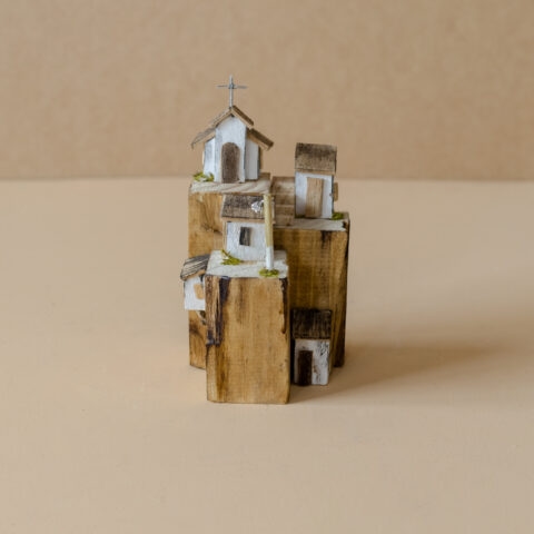 Casinhas e Igreja Brancas em Bloco Triplo de Madeira